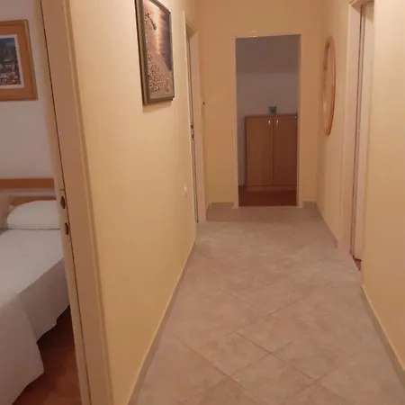Vionela Gorica (Pag)